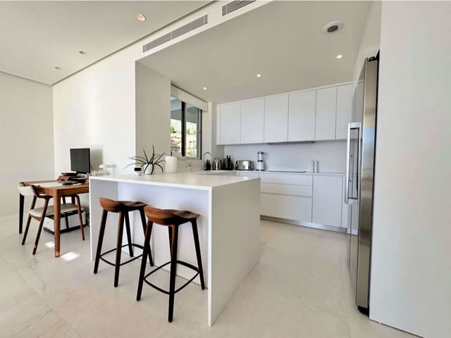 3 slaapkamer Appartement te koop in Ojen met zwembad garage - € 1.385.000 (Ref: 9998140)