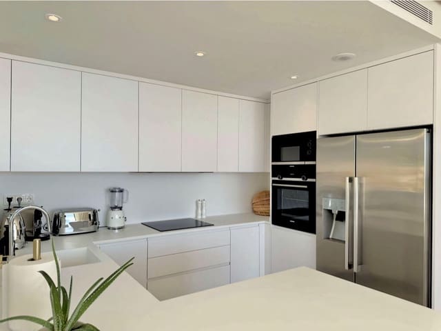3 slaapkamer Appartement te koop in Ojen met zwembad garage - € 1.385.000 (Ref: 9998140)