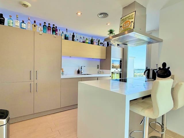 3 bedroom Penthouse for sale in Los Arqueros, Benahavís with pool garage - € 990,000 (Ref: 9998141)