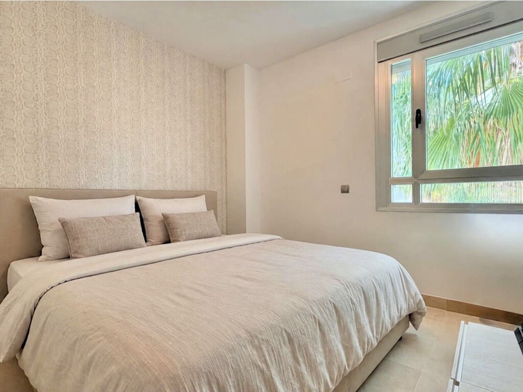 3 bedroom Penthouse for sale in Los Arqueros with pool garage - € 990,000 (Ref: 9998141)