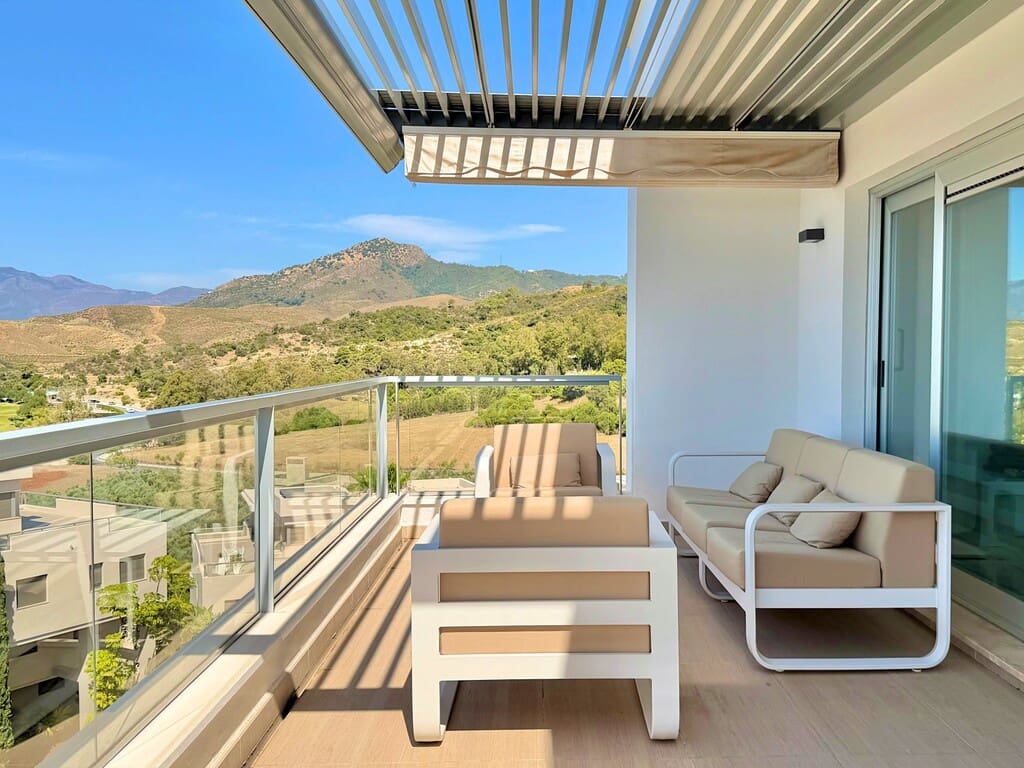 3 bedroom Penthouse for sale in Los Arqueros with pool garage - € 990,000 (Ref: 9998141)