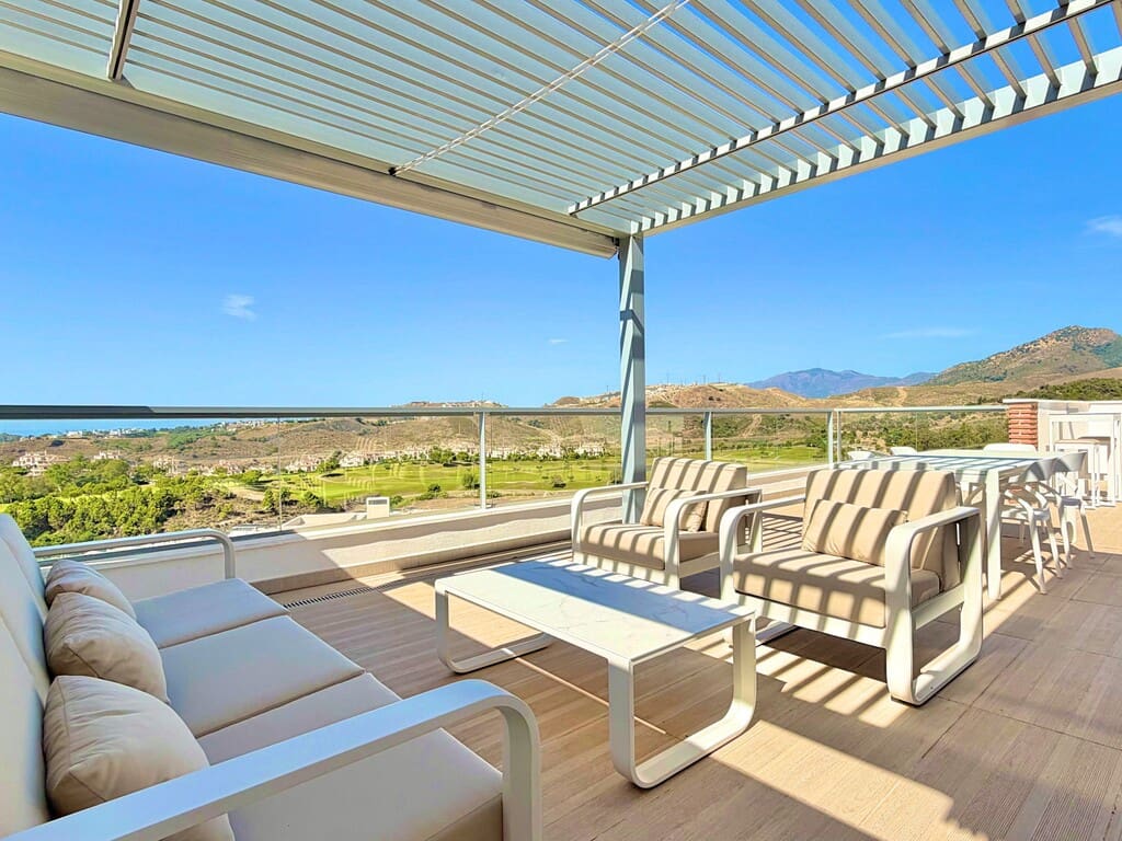 3 bedroom Penthouse for sale in Los Arqueros with pool garage - € 990,000 (Ref: 9998141)