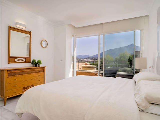 2 soveværelse Lejlighed til salg i Nueva Andalucia, Marbella med swimmingpool garage - € 595.000 (Ref: 9998142)
