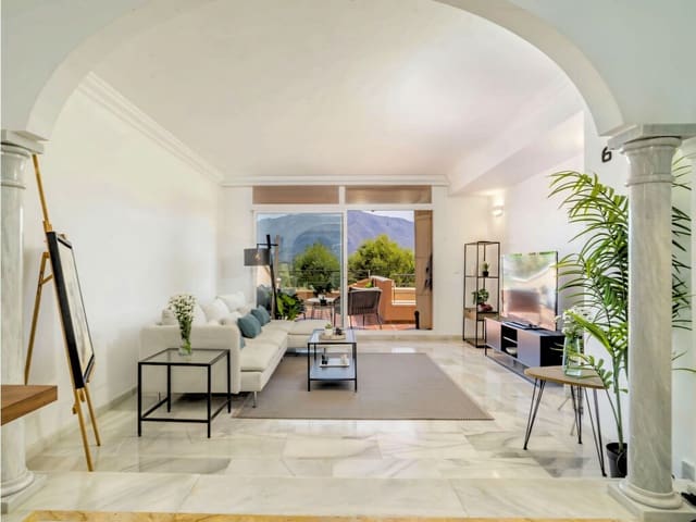 2 soveværelse Lejlighed til salg i Nueva Andalucia, Marbella med swimmingpool garage - € 595.000 (Ref: 9998142)