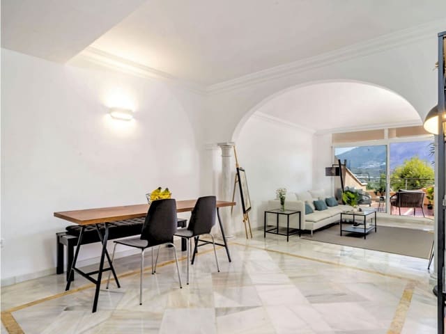 2 soveværelse Lejlighed til salg i Nueva Andalucia, Marbella med swimmingpool garage - € 595.000 (Ref: 9998142)