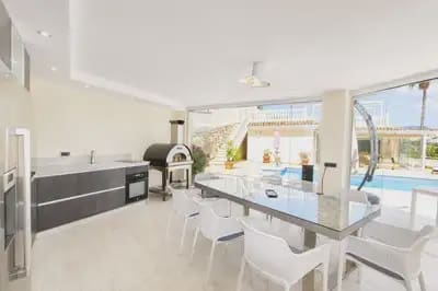 4 bedroom Villa for sale in Marbella with pool garage - € 1,500,000 (Ref: 10055571)