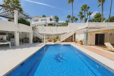 4 bedroom Villa for sale in Marbella with pool garage - € 1,500,000 (Ref: 10055571)