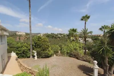 4 bedroom Villa for sale in Marbella with pool garage - € 1,500,000 (Ref: 10055571)