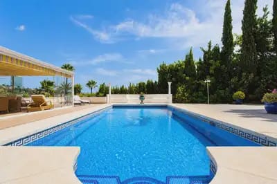 4 bedroom Villa for sale in Marbella with pool garage - € 1,500,000 (Ref: 10055571)