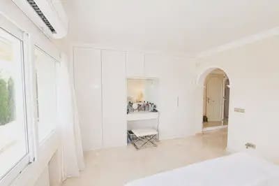 4 bedroom Villa for sale in Marbella with pool garage - € 1,500,000 (Ref: 10055571)