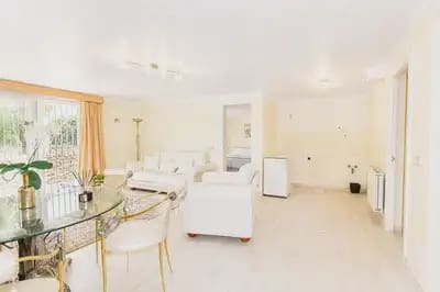 4 bedroom Villa for sale in Marbella with pool garage - € 1,500,000 (Ref: 10055571)