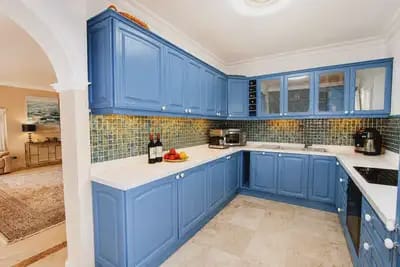 4 bedroom Villa for sale in Marbella with pool garage - € 1,500,000 (Ref: 10055571)