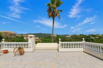 4 bedroom Villa for sale in Marbella with pool garage - € 1,500,000 (Ref: 10055571)