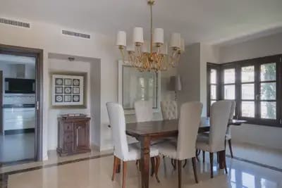 4 soverom Villa til salgs i Marbella med svømmebasseng garasje - € 2 250 000 (Ref: 10067921)