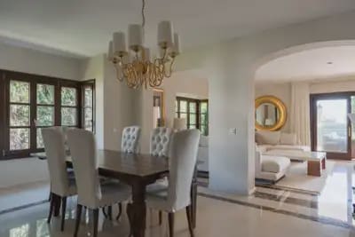 4 soverom Villa til salgs i Marbella med svømmebasseng garasje - € 2 250 000 (Ref: 10067921)