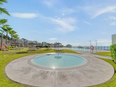 2 soveværelse Lejlighed til salg i Fuengirola med swimmingpool garage - € 650.000 (Ref: 10101020)