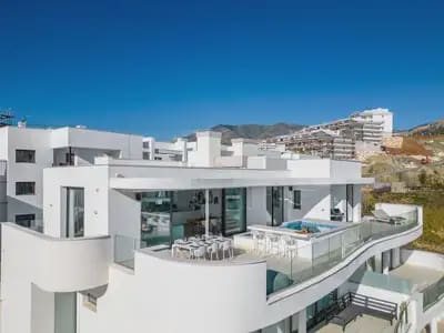 Ático de 3 habitaciones en Fuengirola en venta con piscina garaje - 1.199.000 € (Ref: 10101022)