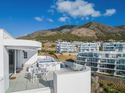 Ático de 3 habitaciones en Fuengirola en venta con piscina garaje - 1.199.000 € (Ref: 10101022)