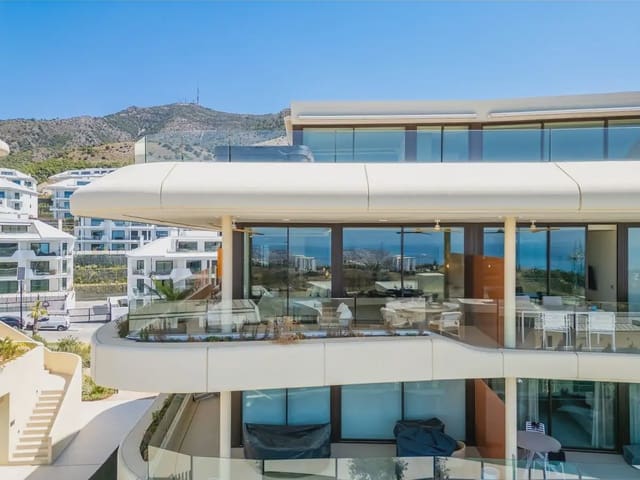 Apartamento de 2 habitaciones en Centro ciudad, Fuengirola en venta con piscina garaje - 695.000 € (Ref: 10101026)