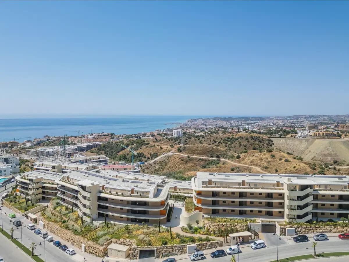 Apartamento de 2 habitaciones en Fuengirola en venta con piscina garaje - 695.000 € (Ref: 10101026)