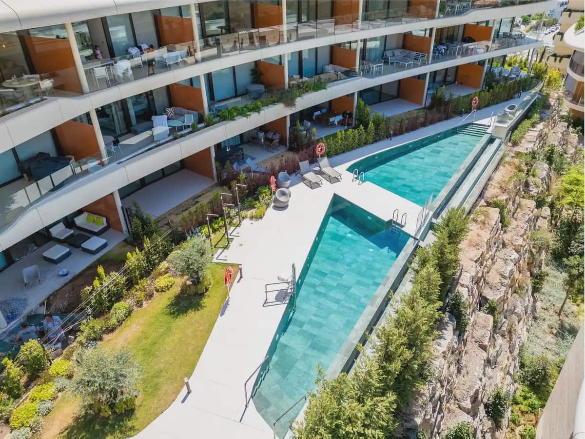 Apartamento de 2 habitaciones en Fuengirola en venta con piscina garaje - 695.000 € (Ref: 10101026)