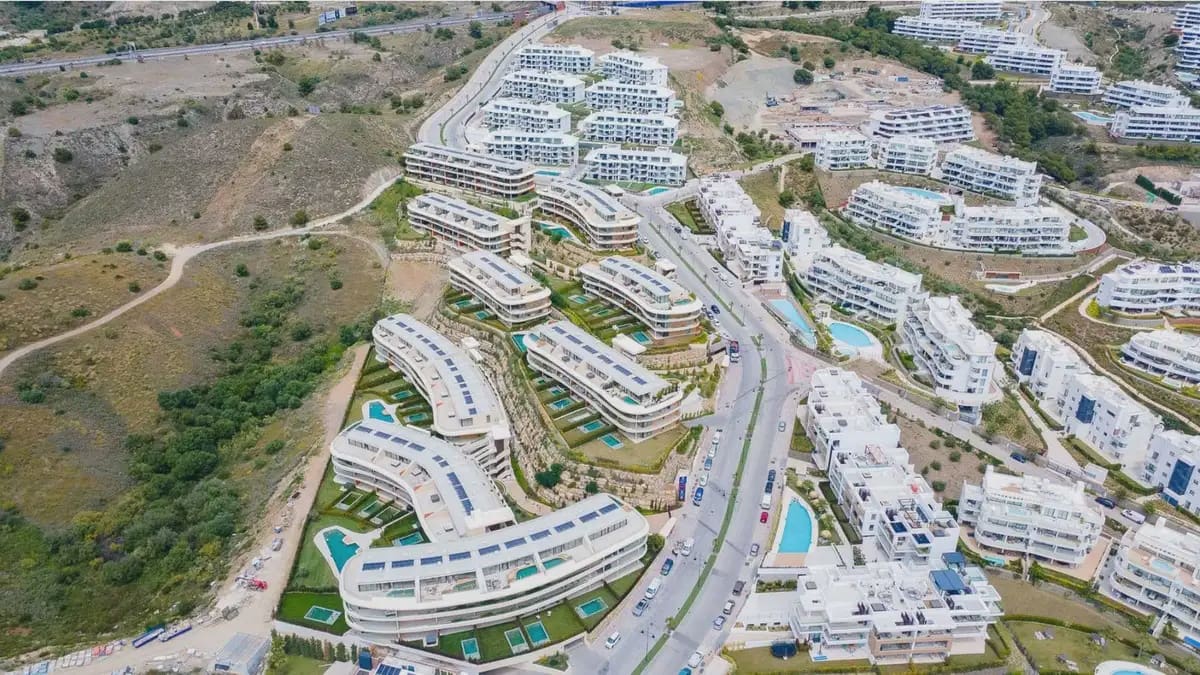 Apartamento de 2 habitaciones en Fuengirola en venta con piscina garaje - 695.000 € (Ref: 10101026)