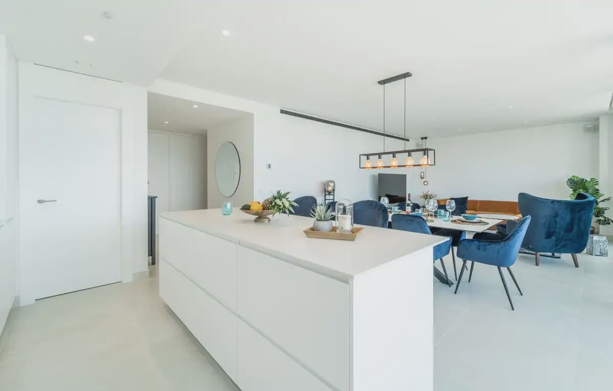 2 Zimmer Apartment zu verkaufen in Fuengirola mit Pool Garage - 620.000 € (Ref: 10101027)