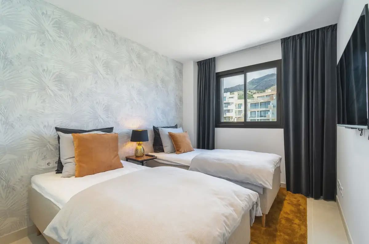 2 Zimmer Apartment zu verkaufen in Fuengirola mit Pool Garage - 620.000 € (Ref: 10101027)