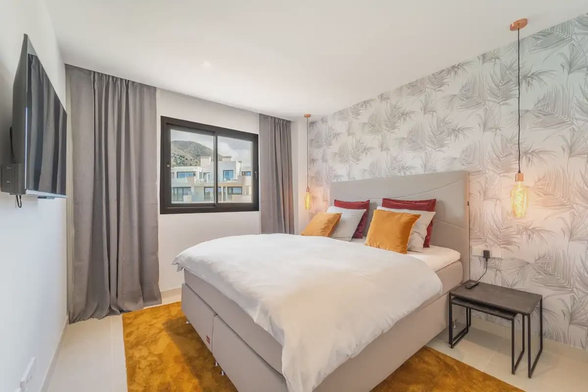 2 Zimmer Apartment zu verkaufen in Fuengirola mit Pool Garage - 620.000 € (Ref: 10101027)