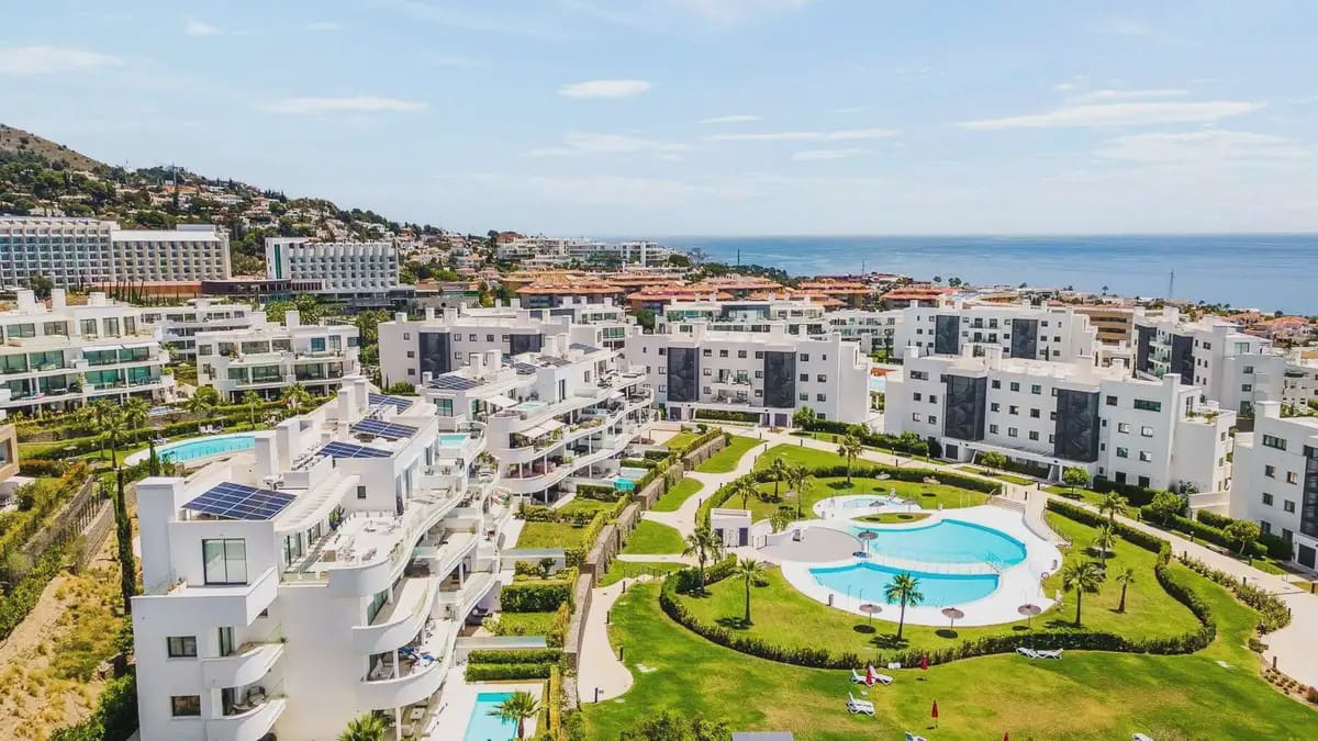 2 Zimmer Apartment zu verkaufen in Fuengirola mit Pool Garage - 620.000 € (Ref: 10101027)