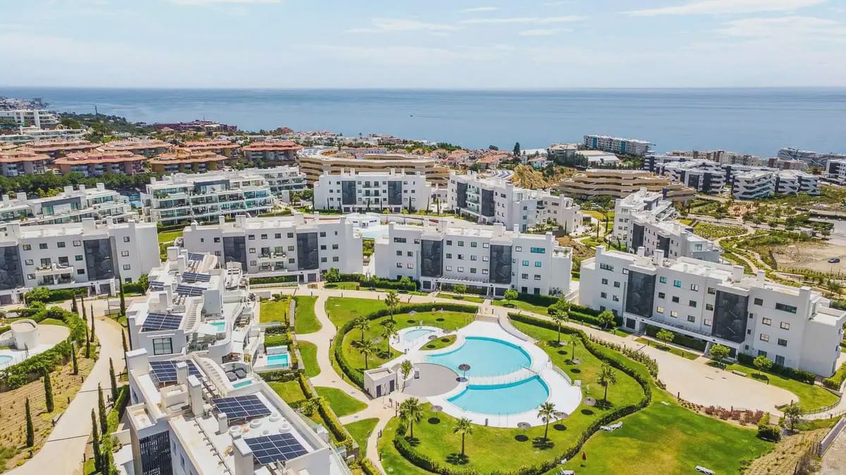 2 Zimmer Apartment zu verkaufen in Fuengirola mit Pool Garage - 620.000 € (Ref: 10101027)