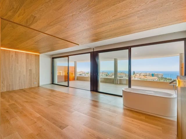 2 slaapkamer Appartement te koop in Centro ciudad, Fuengirola met zwembad garage - € 699.000 (Ref: 10101028)