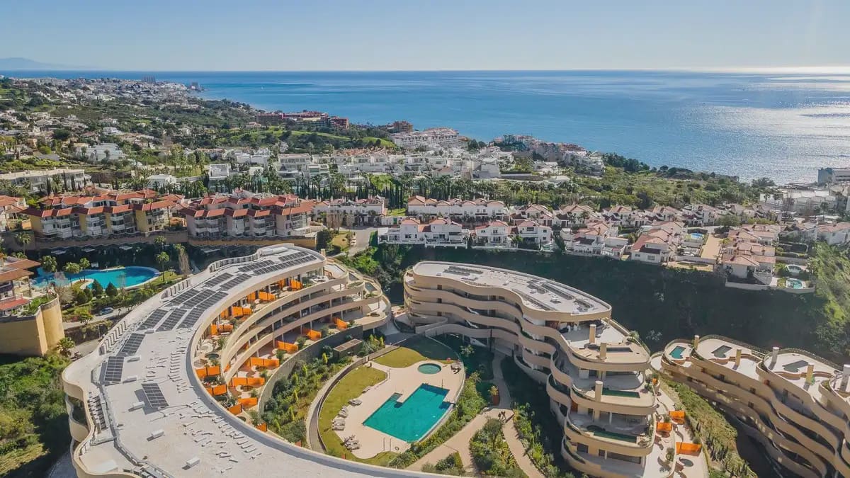 2 slaapkamer Appartement te koop in Fuengirola met zwembad garage - € 699.000 (Ref: 10101028)