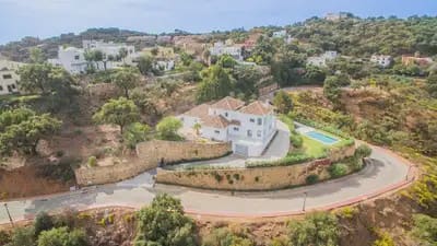 4 soveværelse Villa til salg i Ojen med swimmingpool garage - € 1.980.000 (Ref: 10115993)