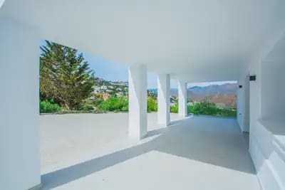 4 soveværelse Villa til salg i Ojen med swimmingpool garage - € 1.980.000 (Ref: 10115993)