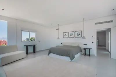 4 soveværelse Villa til salg i Ojen med swimmingpool garage - € 1.980.000 (Ref: 10115993)