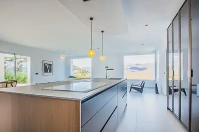 4 soveværelse Villa til salg i Ojen med swimmingpool garage - € 1.980.000 (Ref: 10115993)