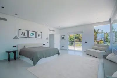 4 soveværelse Villa til salg i Ojen med swimmingpool garage - € 1.980.000 (Ref: 10115993)