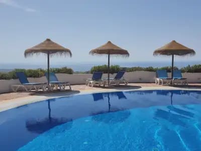 3 sypialnia Apartament na sprzedaż w Ojen z basenem garażem - 495 000 € (Ref: 10115994)