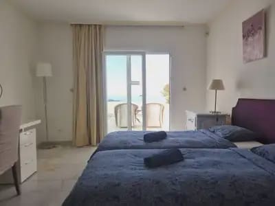 3 sypialnia Apartament na sprzedaż w Ojen z basenem garażem - 495 000 € (Ref: 10115994)