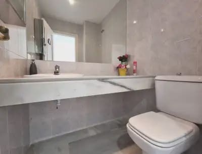 3 sypialnia Apartament na sprzedaż w Ojen z basenem garażem - 495 000 € (Ref: 10115994)