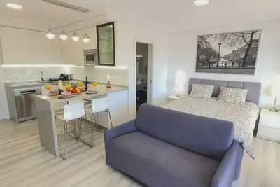 Apartamento Playa de 1 habitación en Elviria, Marbella en venta con piscina garaje - 360.000 € (Ref: 10127541)
