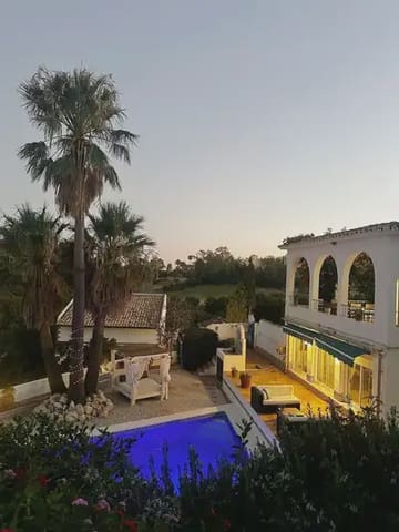 5 makuuhuone Huvila myytävänä paikassa Arroyo de la Miel, Benalmádena mukana uima-altaan 
autotalli - 975 000 € (Ref: 10130135)
