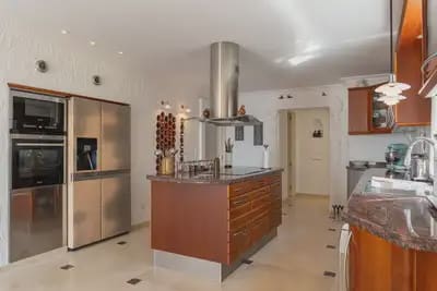 4 makuuhuone Huvila myytävänä paikassa Benalmadena mukana uima-altaan 
autotalli - 2 350 000 € (Ref: 10131988)
