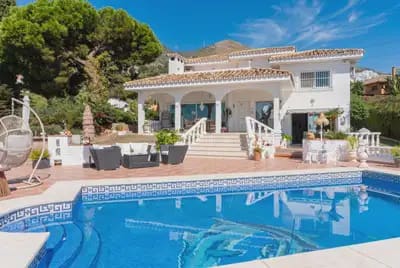 4 makuuhuone Huvila myytävänä paikassa La Capellanía - El Higuerón, Benalmádena mukana uima-altaan 
autotalli - 2 350 000 € (Ref: 10131988)