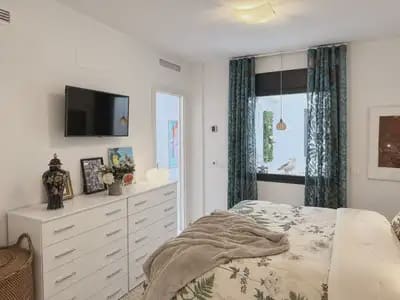 2 bedroom Beach Apartment for sale in Fuengirola with pool garage - € 549,000 (Ref: 10131991)