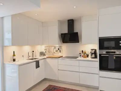 2 bedroom Beach Apartment for sale in Fuengirola with pool garage - € 549,000 (Ref: 10131991)