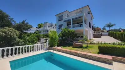5 quarto Moradia para venda em Marbella com piscina garagem - 1 300 000 € (Ref: 10131992)