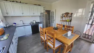 5 quarto Moradia para venda em Marbella com piscina garagem - 1 300 000 € (Ref: 10131992)