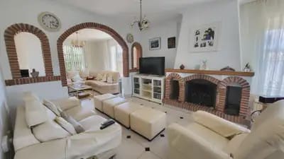 5 quarto Moradia para venda em Marbella com piscina garagem - 1 300 000 € (Ref: 10131992)
